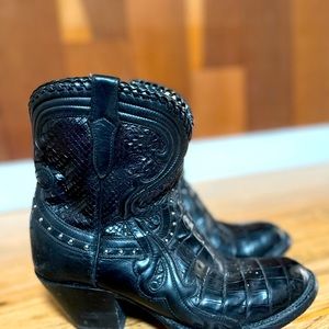 Lucchese black boots with side zipper crocodile and lizard  size 6.5